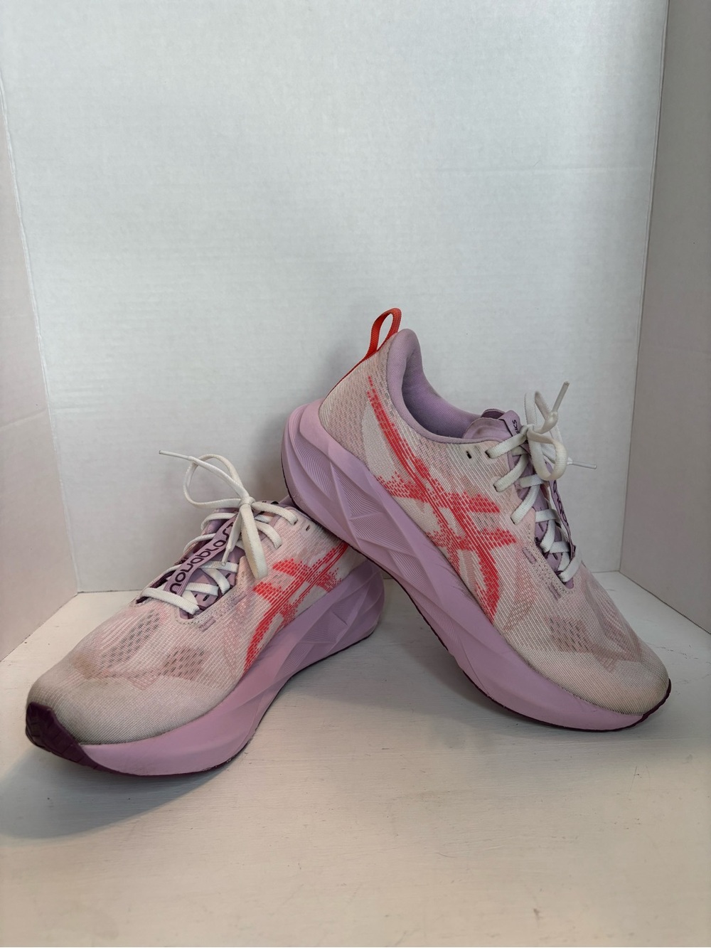 ASICS Novablast 5 Women’s Running Shoes size US 9.5